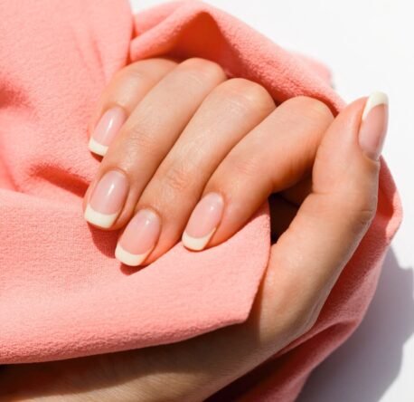 Protez Tırnak Uygulayıcı Eğitimi ve Sertifikası